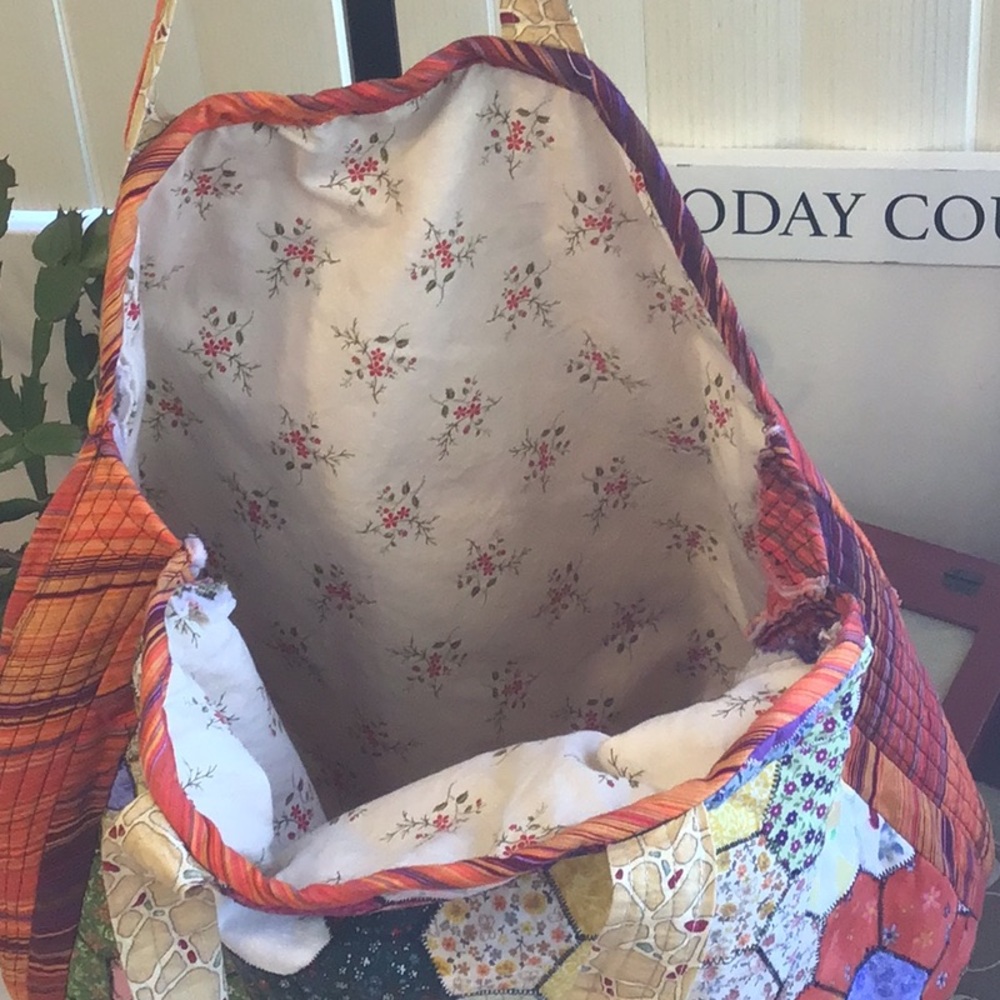 Handmade Honeycomb Quilt Design Tote - Picture 6 of 7